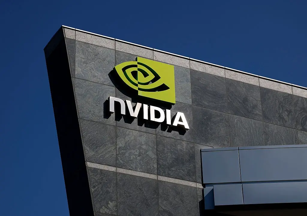 Nvidia autoriza recompra de ações de US$ 150 bilhões, totalizando US$ 235 bilhões até 2028. A estratégia mostra confian…