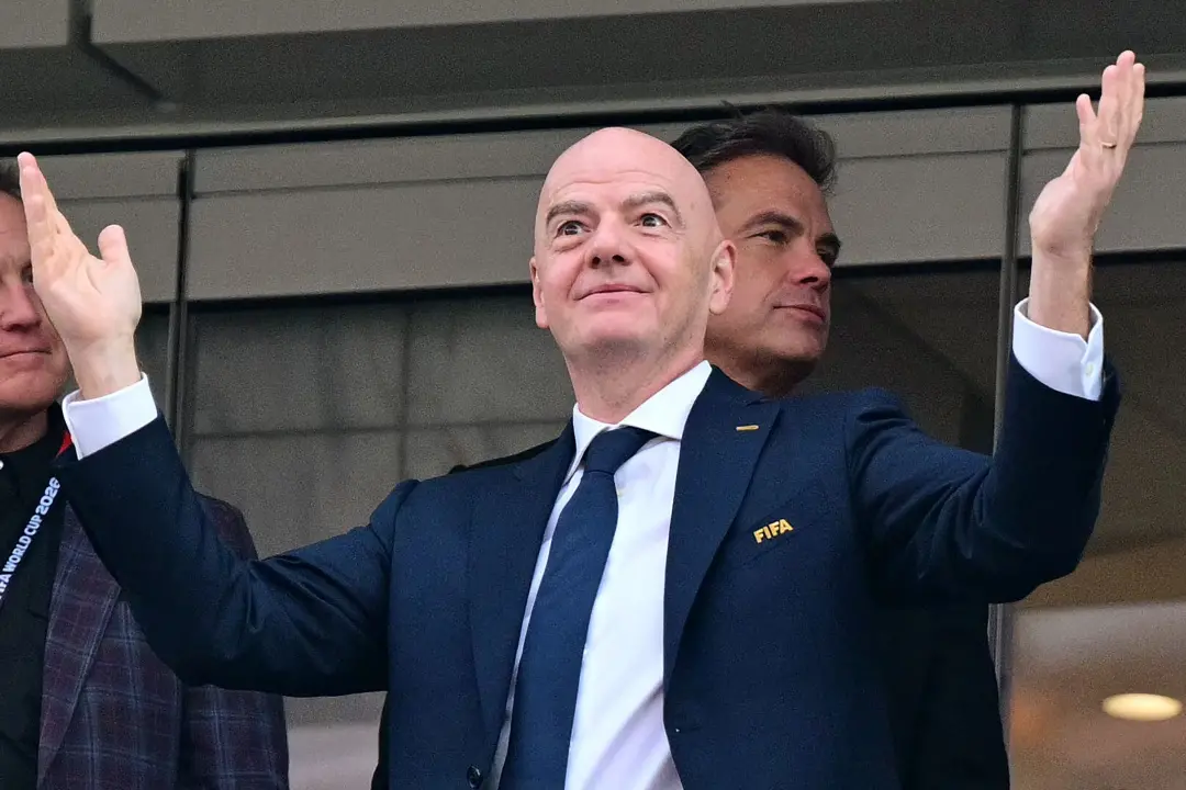 Infantino prometeu maior repasse financeiro às federações depois que o projeto de venda de direitos da Copa falhou. Aum…