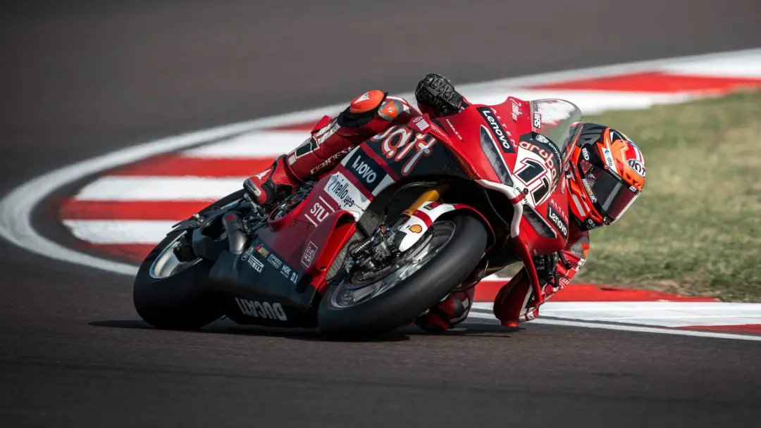 Nicolo Bulega venceu o Campeonato Mundial de Superbike de 2026 na Aruba. Ele garantiu o título com um ótimo desempenho,…