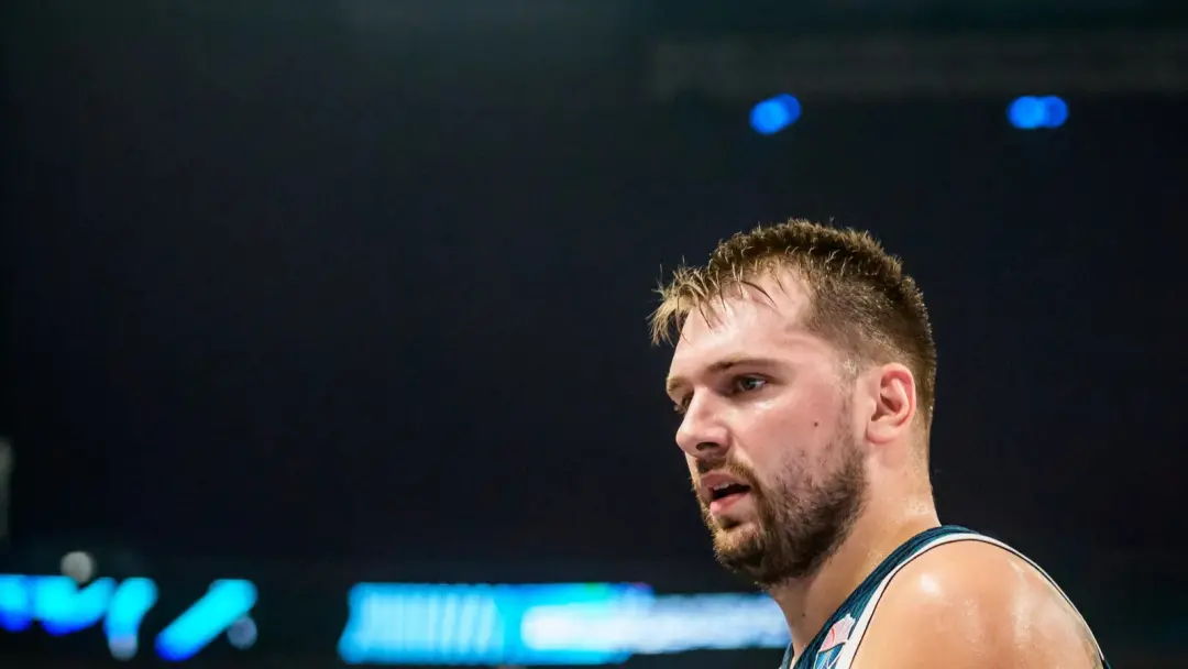 Luka Doncic assume a liderança total dos Lakers após a saída de LeBron James, que foi para os Philadelphia 76ers. Essa …