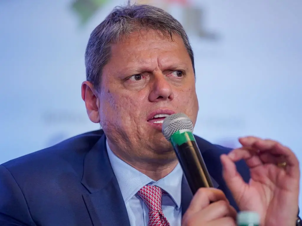 Tarcísio fez aceno ao Novo no café da manhã em São Paulo, selando a desistência de Ricardo Salles da disputa ao Senado.…