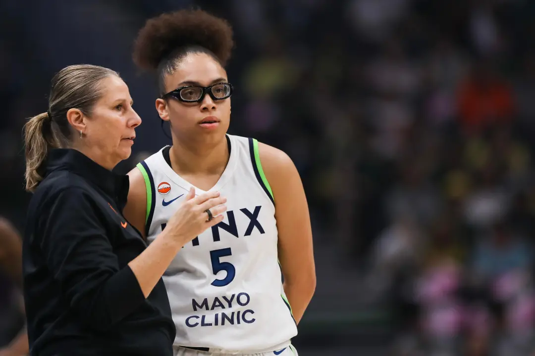 Reeve, treinadora do Minnesota Lynx, ganhou o título de Coach do Ano de 2026 pela quinta vez, enquanto Olivia Miles foi…