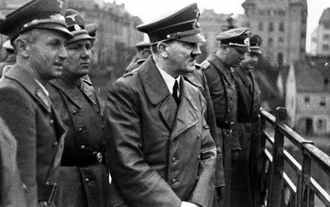 Angela Maria Raubal, sobrinha de Hitler, foi achada morta em Munique no dia 18 de setembro de 1931 às 10h15. A mudança …