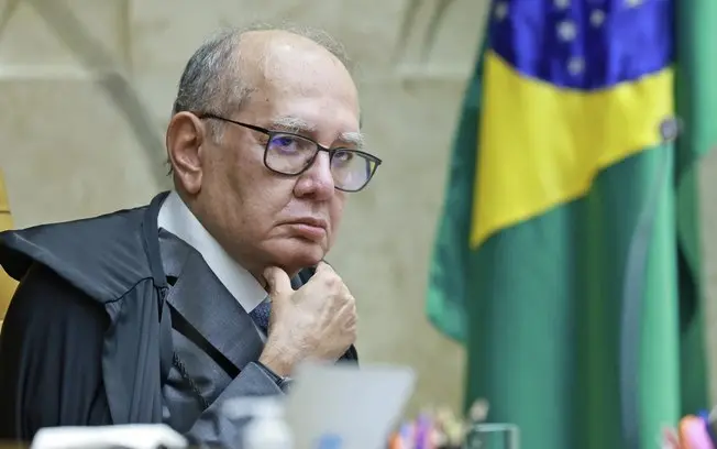 Ministro Gilmar Mendes pediu identificação de juízes citados nas investigações do Banco Master para suspender o julgame…