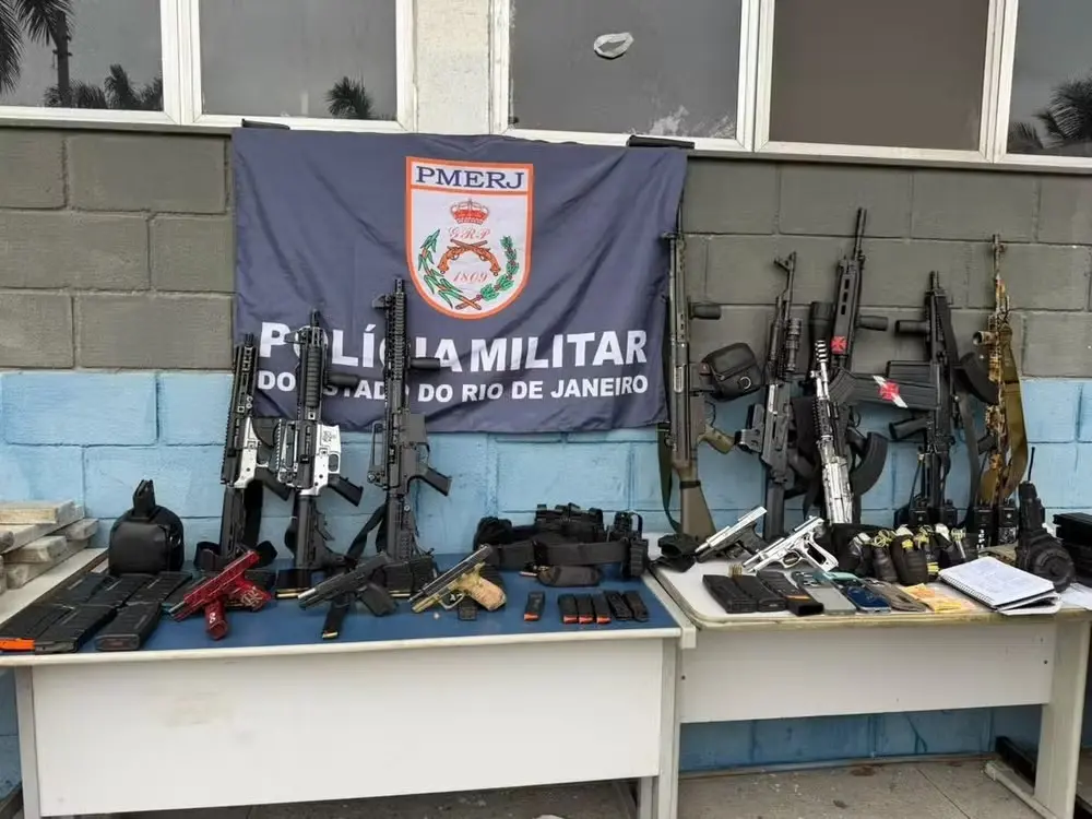 Complexo da Maré teve confrontos na manhã de segunda com três mortes e doze prisões. A operação contra o TCP mostrou a …