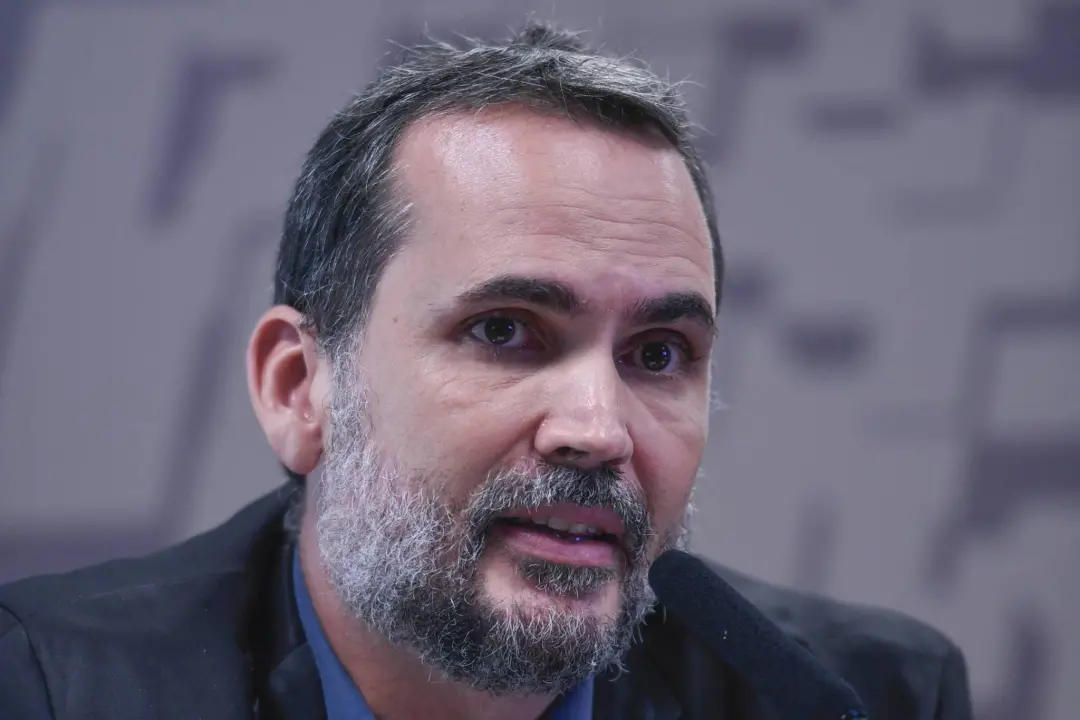 Ministro do Planejamento disse que o governo não quer controlar preços de combustíveis, só evitar aumentos abusivos. Es…