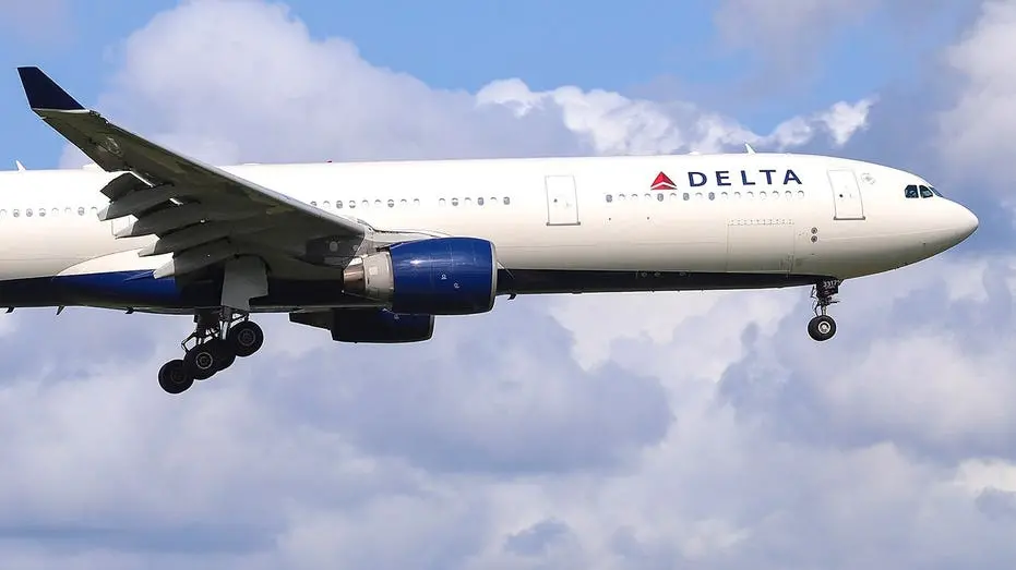 Porto recebeu um voo da Delta com mais de 280 passageiros depois de detectar fumaça na cabine. A gente entende a preocu…