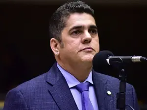 Deputado Antonio Doido foi alvo de ação da PF que encontrou R$ 87 mil e um celular no esgoto. Isso mostra como a corrup…