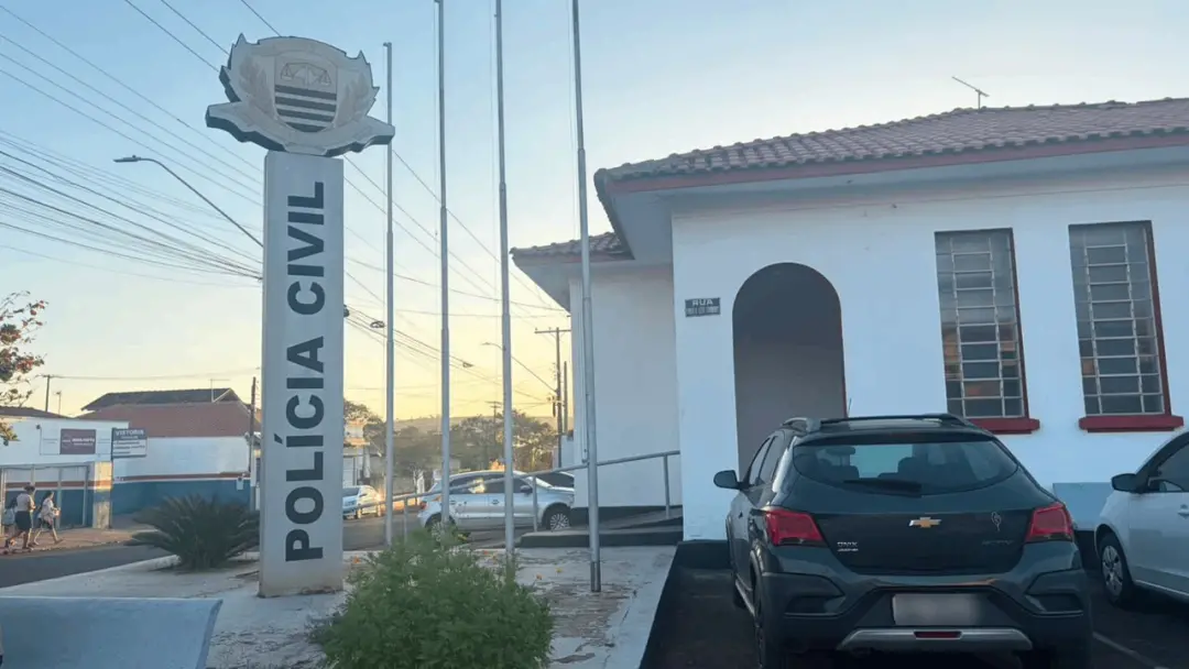 Agudos, SP: um adolescente de 17 anos foi apreendido por suspeita de matar um homem de 47 anos a tiros. A motivação dec…