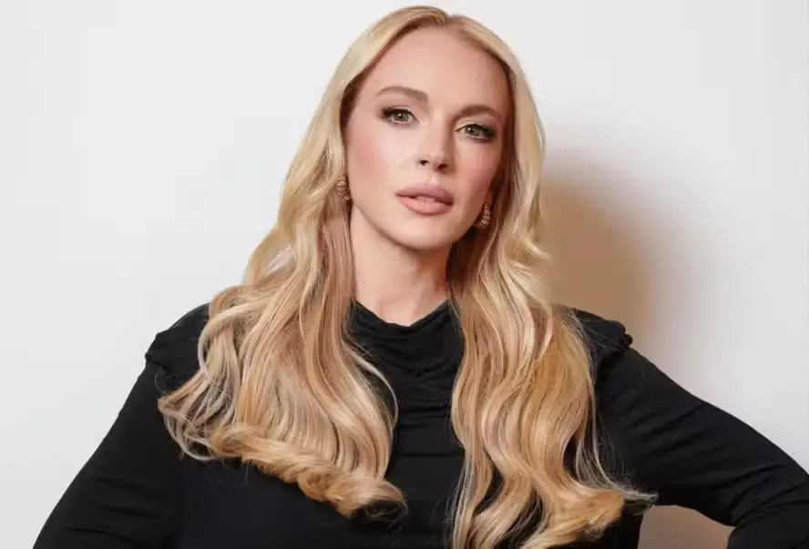 Lindsay Lohan volta como protagonista em Return to You, ao lado de Henry Golding, dirigindo Mark Waters. A história se …