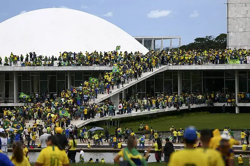 Instituto Gritos de Liberdade pediu a Moraes que garanta o voto de envolvidos do 8 de janeiro em 2026. Isso porque a pr…