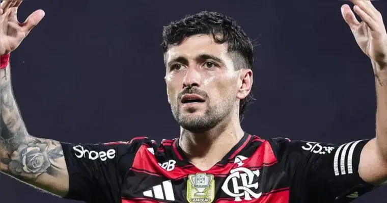 Arrascaeta sofre fratura no punho esquerdo e pode ficar dois meses fora. A terceira lesão na temporada mostra o desgast…