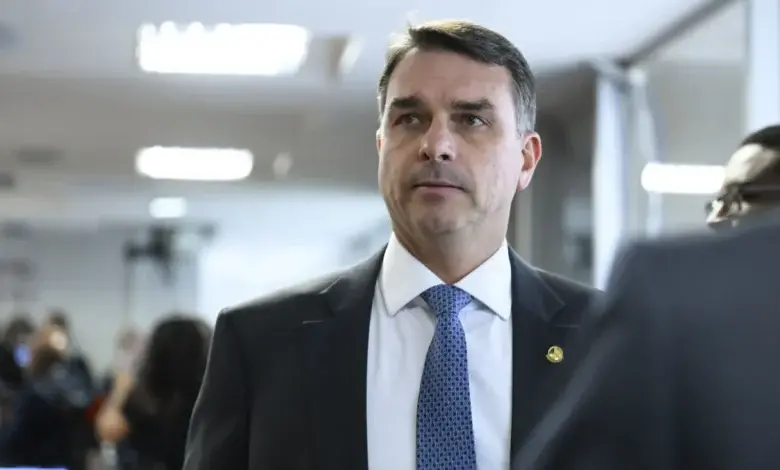 Flávio Bolsonaro disse que nota da CNBB confirma que boato sobre Nossa Senhora Aparecida ser retirada de padroeira é fa…
