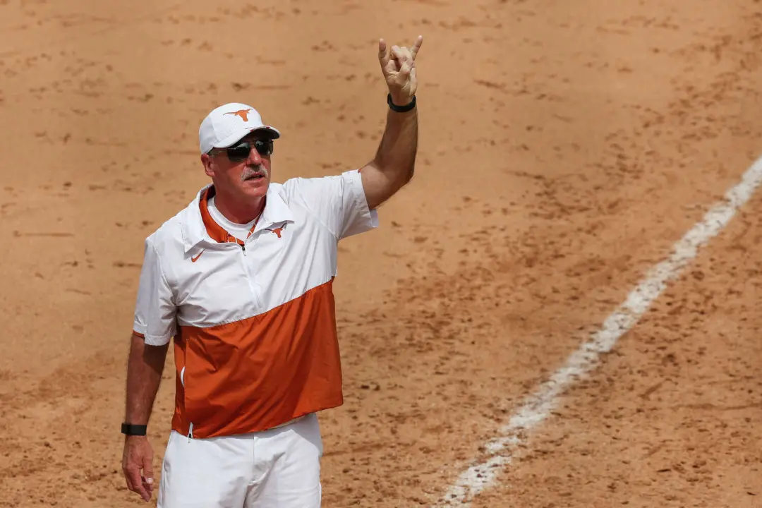 Zoey Abdullah foi a terceira promessa de softball para a equipe de Texas Longhorns para 2028. Isso reforça o time que j…