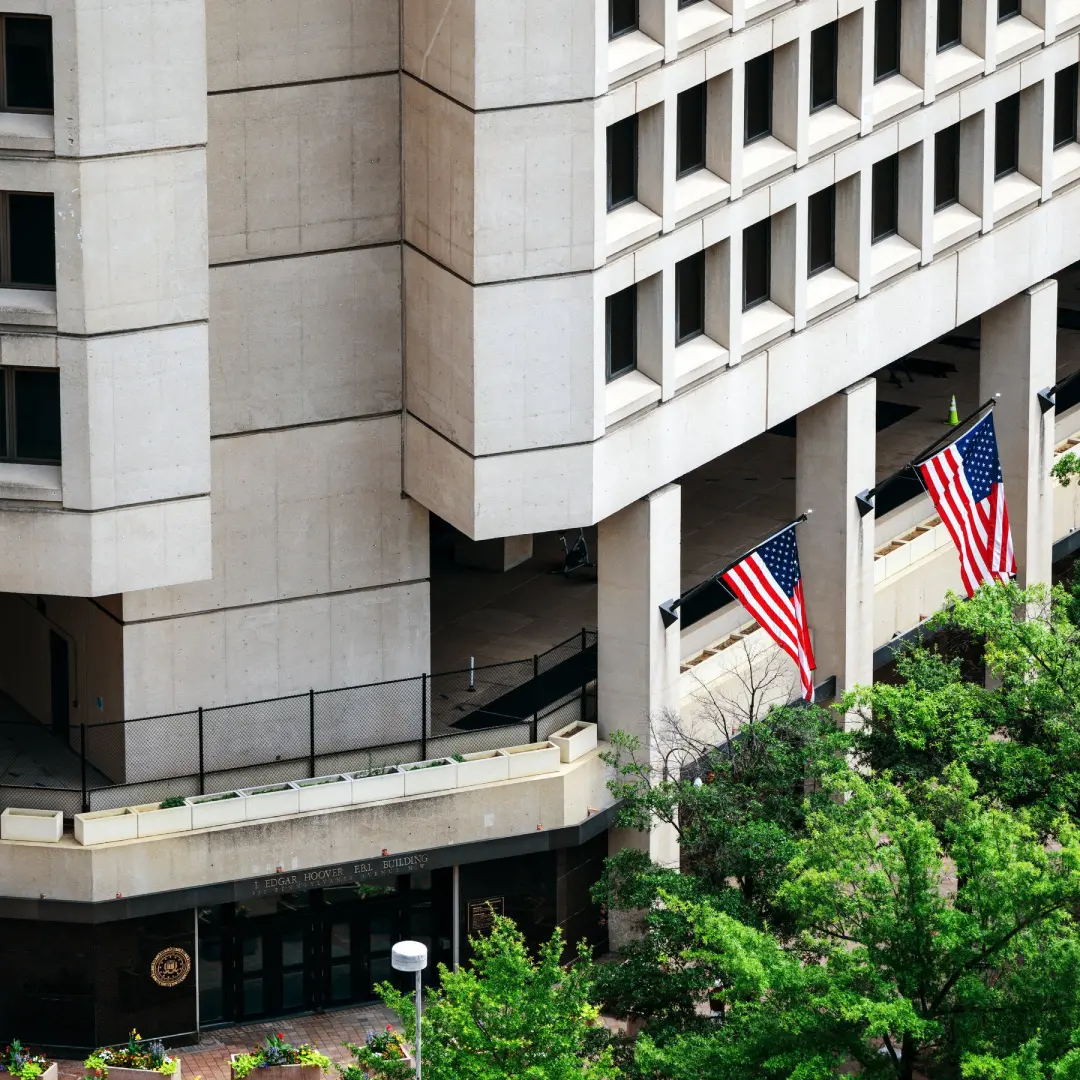 FBI informou que hackers podem ter roubado dados sensíveis de todos os seus funcionários. Isso levanta preocupações sér…