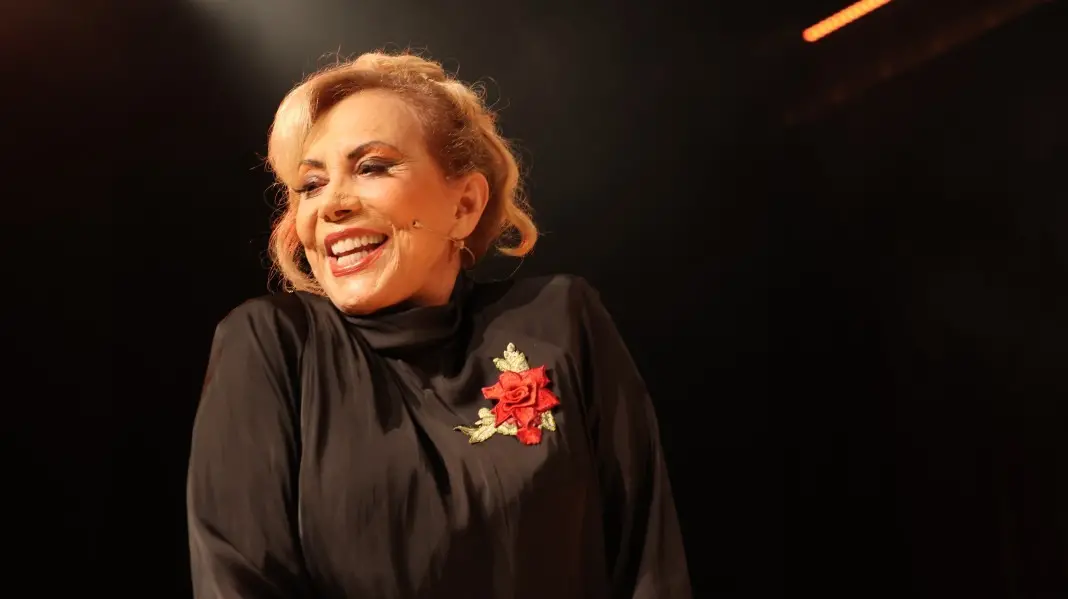 Arlete Salles segue em cartaz com Mande Notícias do Mundo de Lá no Teatro dos 4, na Gávea, até 11 de outubro. É um marc…