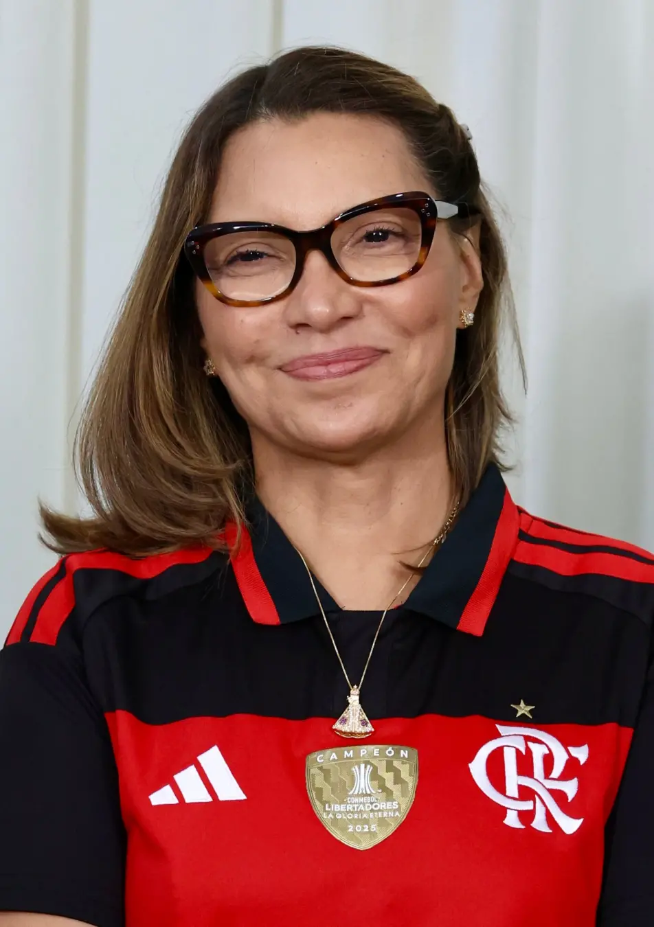 Janja usou camisa do Flamengo na cerimônia de sanção da Lei 15.522/2026, mas sem o patrocínio da Betano, por causa da M…