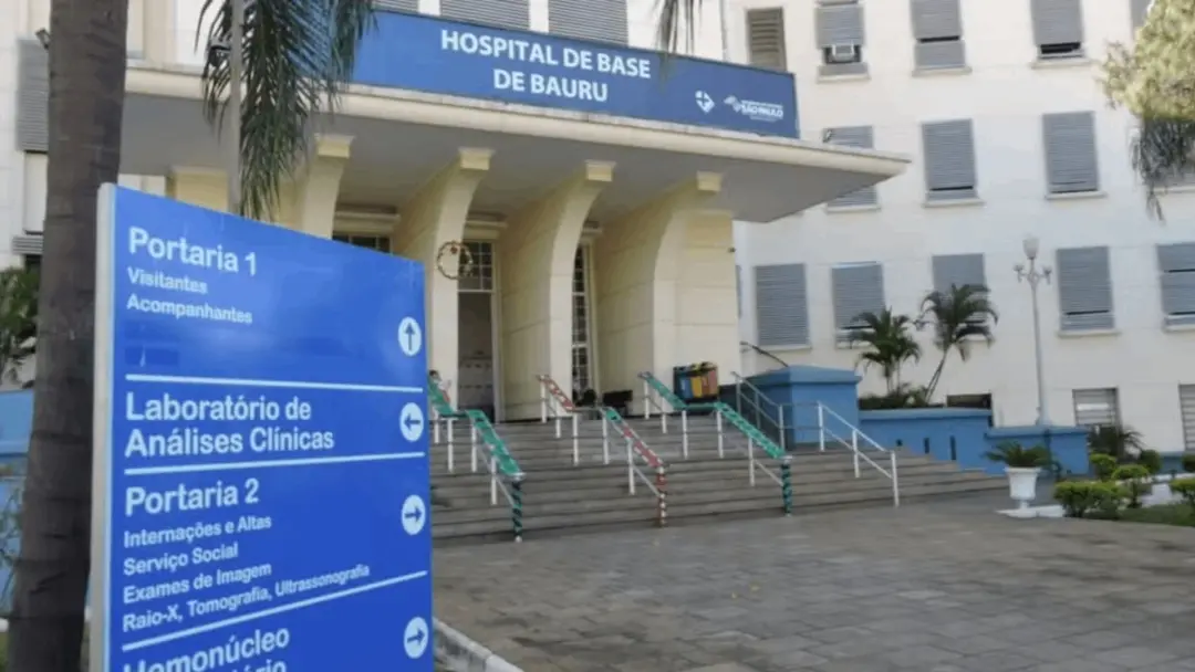 Bauru, em São Paulo, teve um disparo acidental na madrugada contra dois jovens durante cobrança de dívida. O suspeito, …