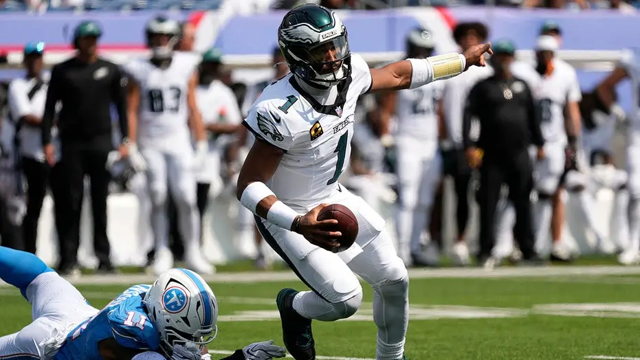 Jalen Hurts joga pelos Eagles contra os Bears no Monday Night Football com a Underdog oferecendo um bônus de depósito d…