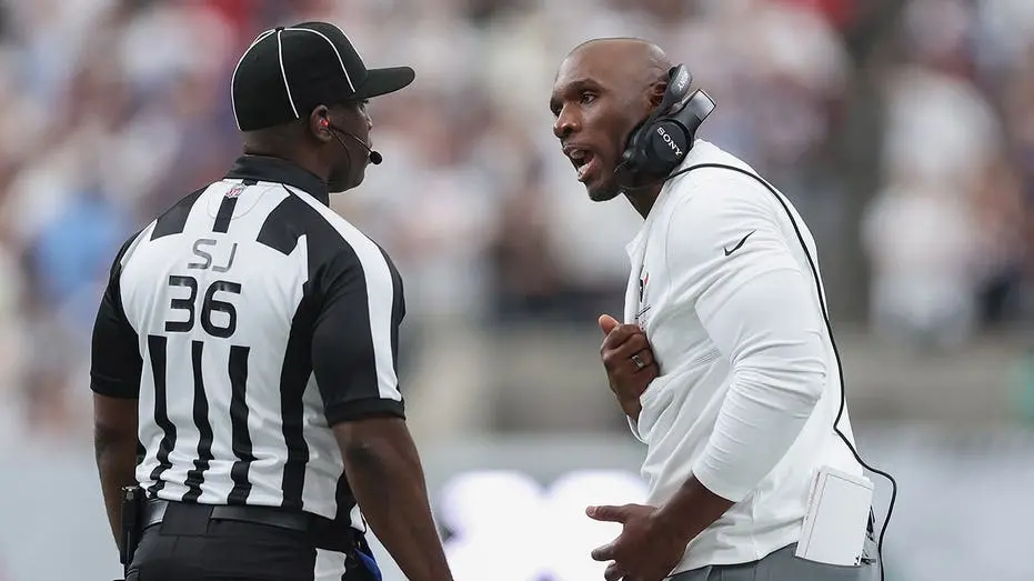 Interceptação apagada por penalidade fantasma no jogo de domingo, no quarto quarto. Essa decisão permitiu que Denver ve…