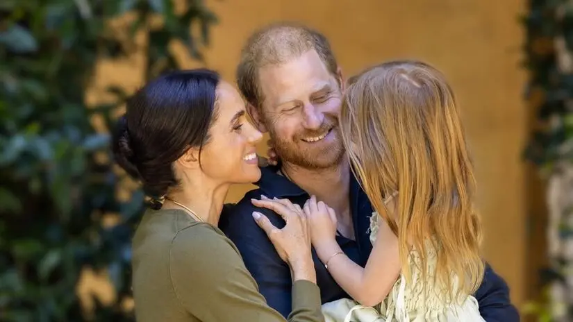 Prince Harry comentou sobre estar feliz de voltar para o Reino Unido com Meghan e os filhos, mesmo com as coisas sendo …