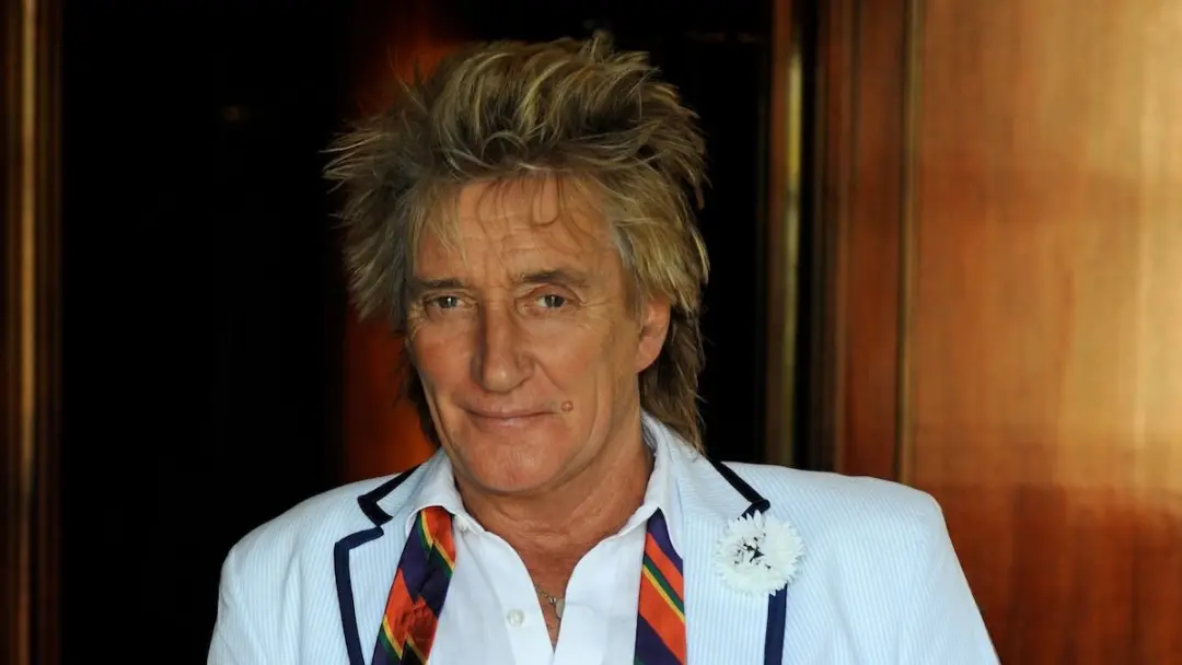 Rod Stewart confirmou que sua turnê será a última de forma absoluta em 2027, com shows no Reino Unido e Europa. É um ci…