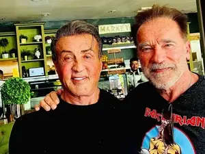Stallone e Schwarzenegger, rivais famosos, viraram amigos com 100 conexões no universo SX. O paradoxo dessa amizade mos…