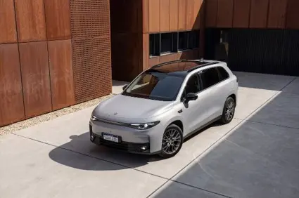 Leapmotor C10 REEV junta direção elétrica com autonomia estendida. Essa proposta híbrida busca dar flexibilidade para q…