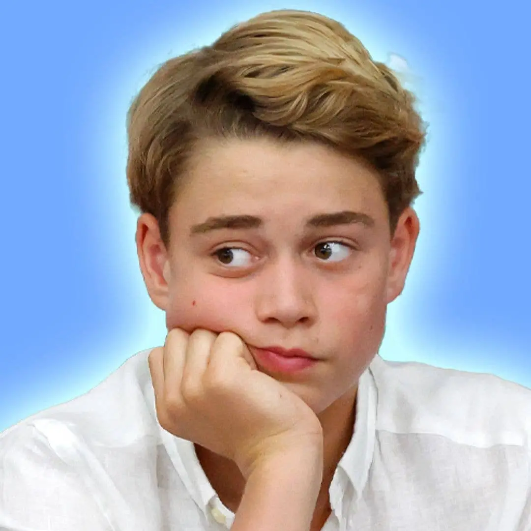 Ano de Prince George na Eton vai ter regras novas para iPad. Limitar tela é bom pra tirar a criança do vício, mas esque…