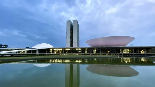 37% dos brasileiros avaliam o Congresso como ruim ou péssimo, segundo a pesquisa Datafolha. É um número pesado, que mos…