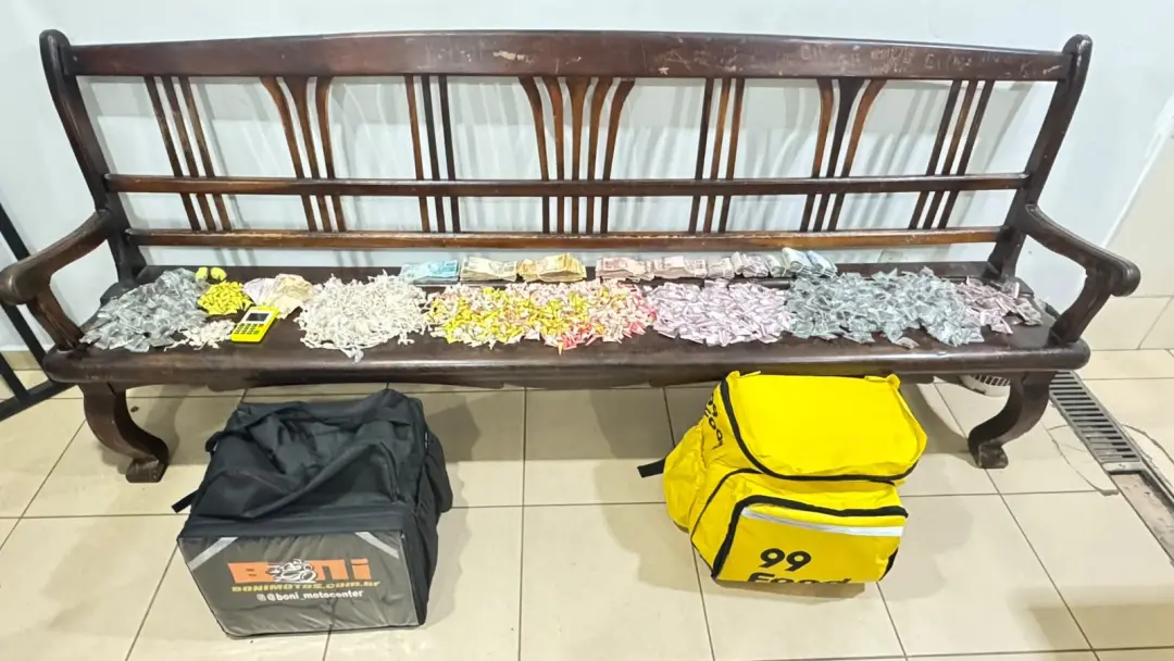 São Carlos, SP, teve dois homens presos com mais de 2,4 mil porções de drogas e R$ 15 mil em dinheiro. É preocupante a …