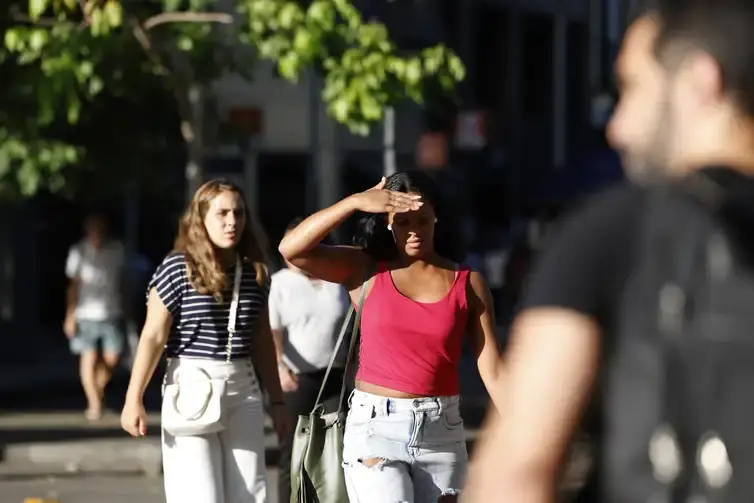 Itajá pode bater 43ºC, e a umidade do ar pode cair pra uns 20%. Isso é um desespero de calor, pois a gente sente o corp…