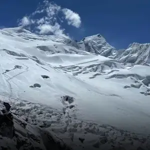 Nepal viu duas pessoas morrerem e catorze desaparecerem após uma avalanche. A tragédia mostra como a vulnerabilidade hu…