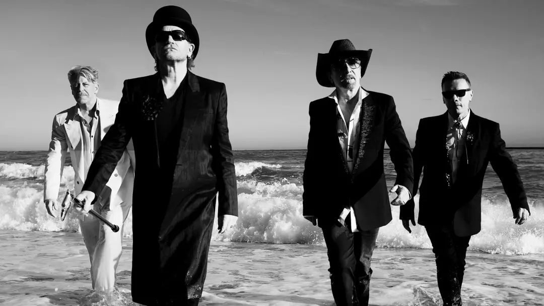 U2 voltou com o swagger no Carnaval De Luz com ajuda de Brian Eno, Dolly Parton e Rosalía. É bom ver bandas grandes con…