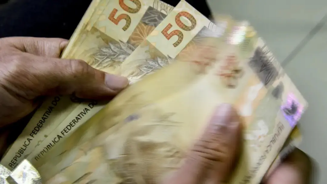 Salário de setembro de trabalhadores CLT tem prazo final no dia 6 de outubro. Atrasar esse pagamento fere a regra traba…
