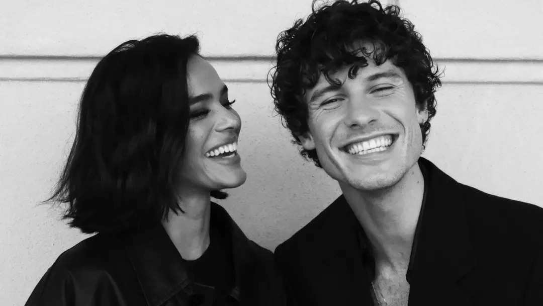 Shawn Mendes falou que tá dedicando tempo a construir uma vida e um lar fora da carreira, ao lado de Bruna Marquezine. …
