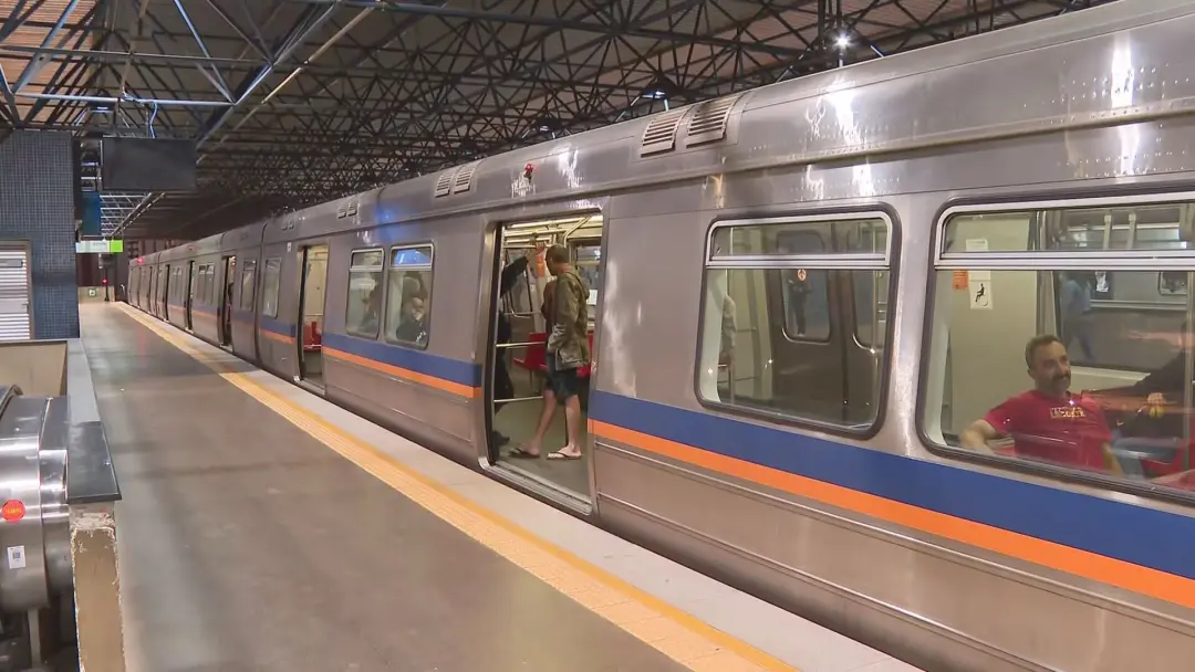 Agravamento no metrô do DF: homem ameaça, rouba celulares e fere adolescente no vagão exclusivo de mulheres. A agressão…