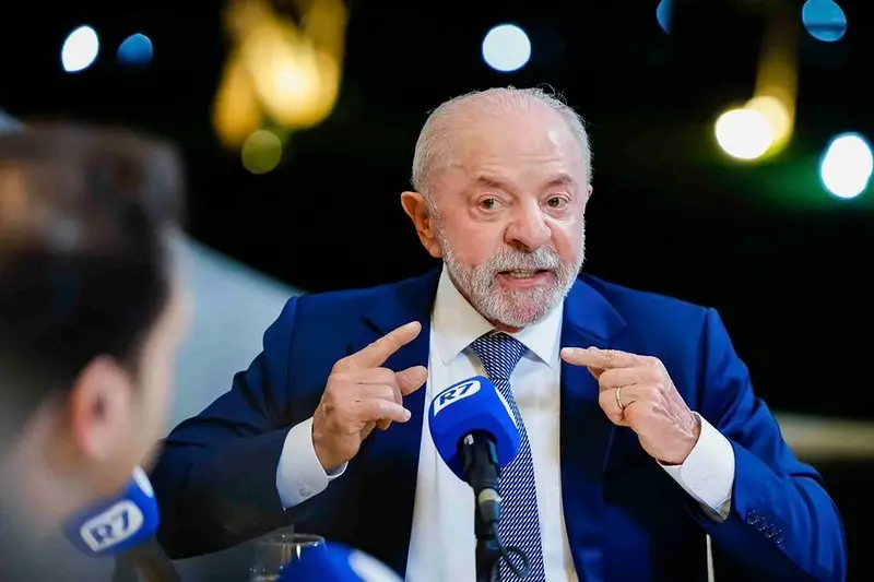 Lula afirmou em entrevista que mexer com Nossa Senhora Aparecida não é aceitável, citando relatos de pessoas chutarem a…