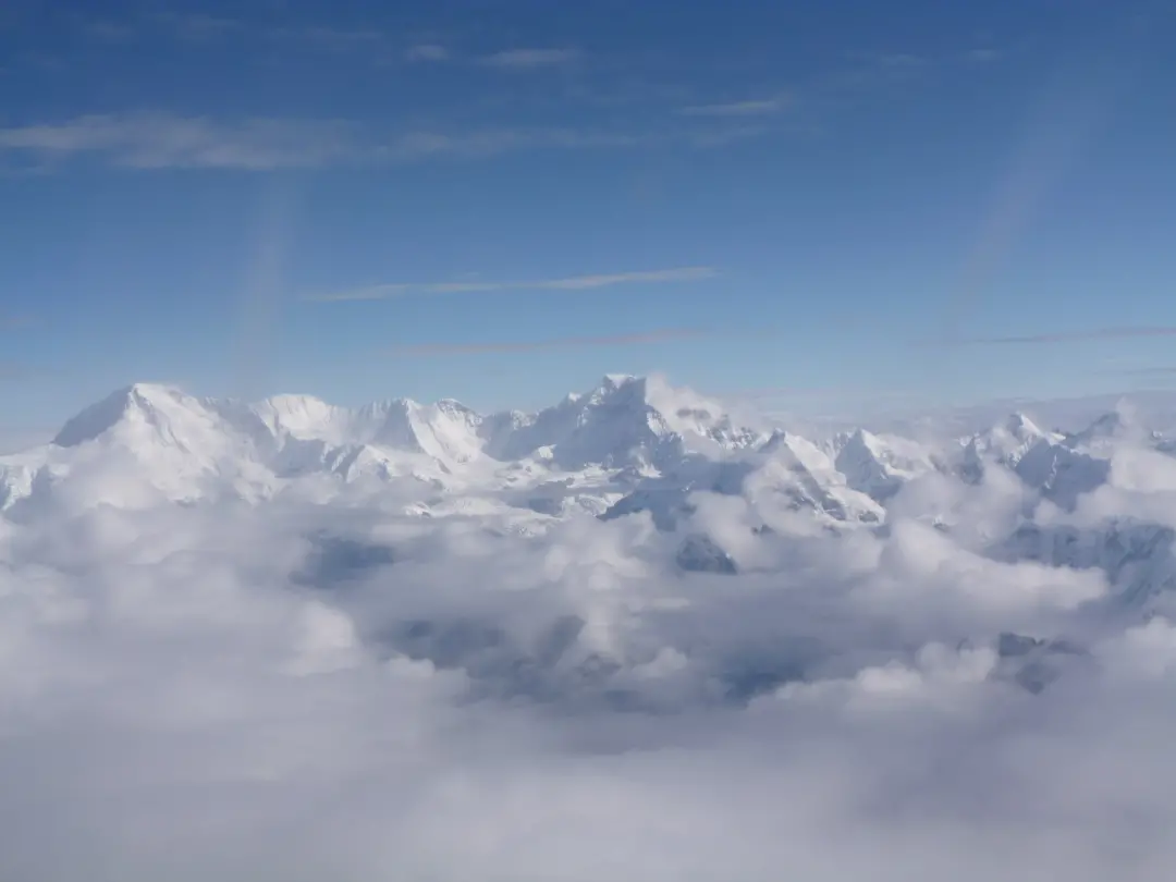 Nepal, acampamento-base de Himlung, duas mortes e 14 desaparecidos após avalanche. O mau tempo atrapalhou a chegada dos…