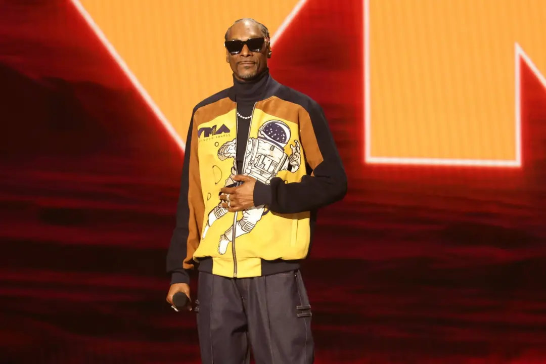 Jogo de futebol entre Ravens e Cowboys estendeu o início dos VMAs de 2026 em quase 20 minutos. Essa espera é um desvio …