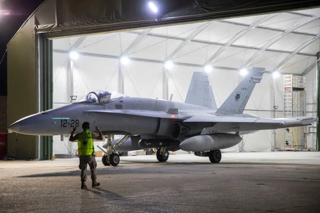 Dois F-18 despachados em menos de 15 minutos na Romênia neutralizaram um drone russo após ele invadir o território alia…