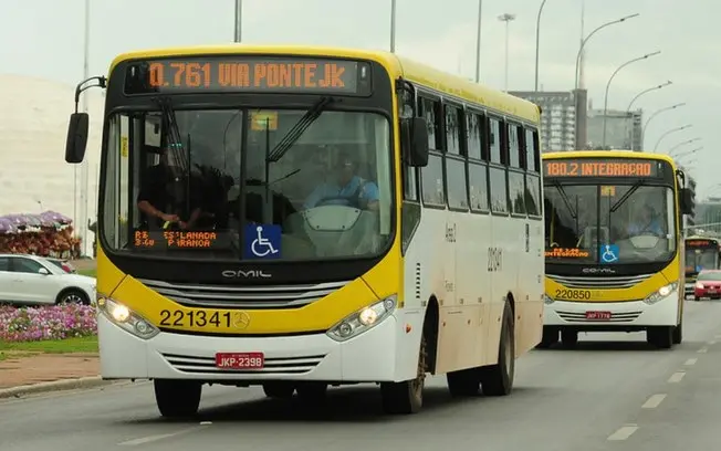 Greve de ônibus no Distrito Federal começa à meia-noite, após a categoria rejeitar o reajuste de 6% das empresas. É um …
