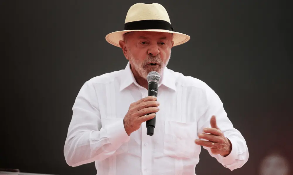 Lula disse que mexer com Nossa Senhora Aparecida não é aceitável. A declaração veio depois da polêmica sobre o senador …
