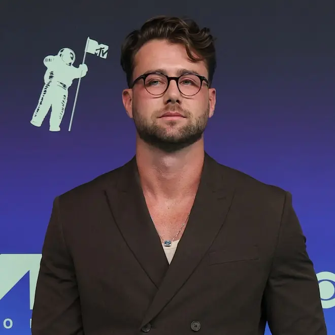 Harry Jowsey parou de querer achar amor na TV depois de aparecer em shows como Too Hot to Handle e Perfect Match. É um …