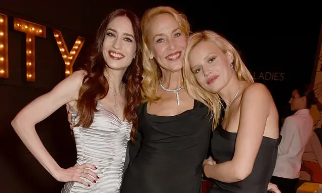 Jerry Hall, com 70 anos, contou que os filhos alertaram sobre a conduta dela antes de filmar a segunda temporada de Tra…