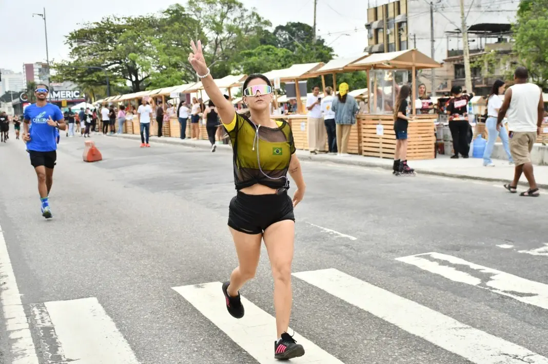 Nova Iguaçu transformou um trecho da Via Light em área de lazer gratuita todos os domingos, das 6h às 14h. É bom ver qu…