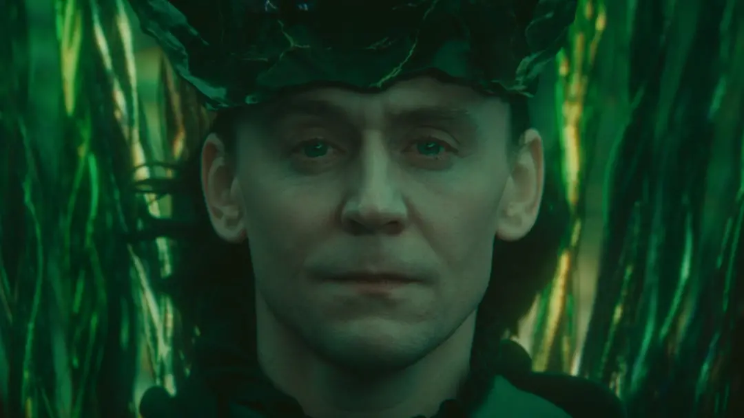 Fase 1 do MCU tratava magia como coisa de vilão, dando para Thor explicar sorceraria como tecnologia avançada e Wanda c…