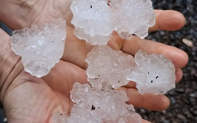 Até 270 mm de chuva no Rio Grande do Sul com risco severo de inundação e ventos acima de 90 km/h. É muita água para um …