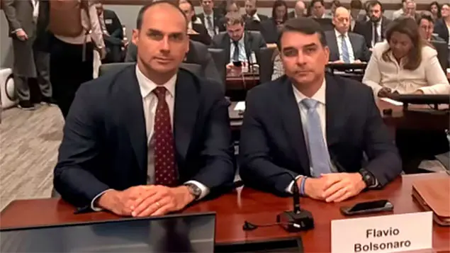 Fim da Era Bolsonaro abriria espaço pra direita mais moderada, aponta análise sobre as dinâmicas internas do clã Bolson…