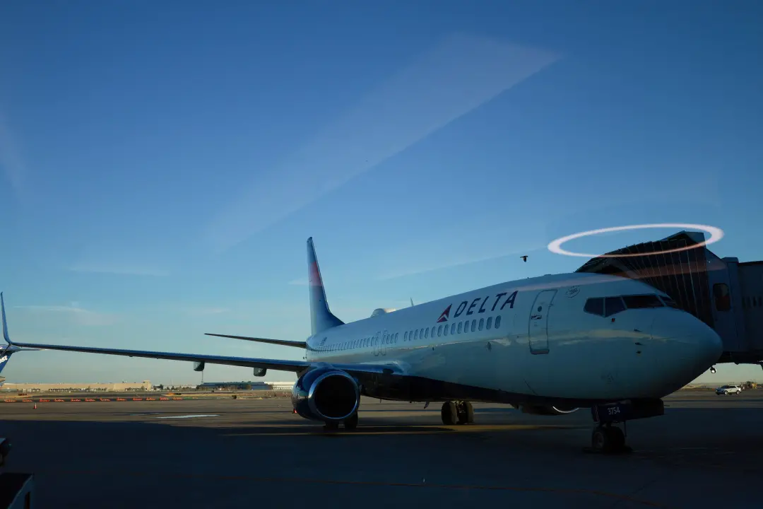 Avião da Delta com 296 passageiros fez pouso de emergência em Oporto depois de detectar fumaça na cabine. Esse tipo de …